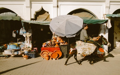 Voyage à Fez : un guide complet pour découvrir la ville impériale.