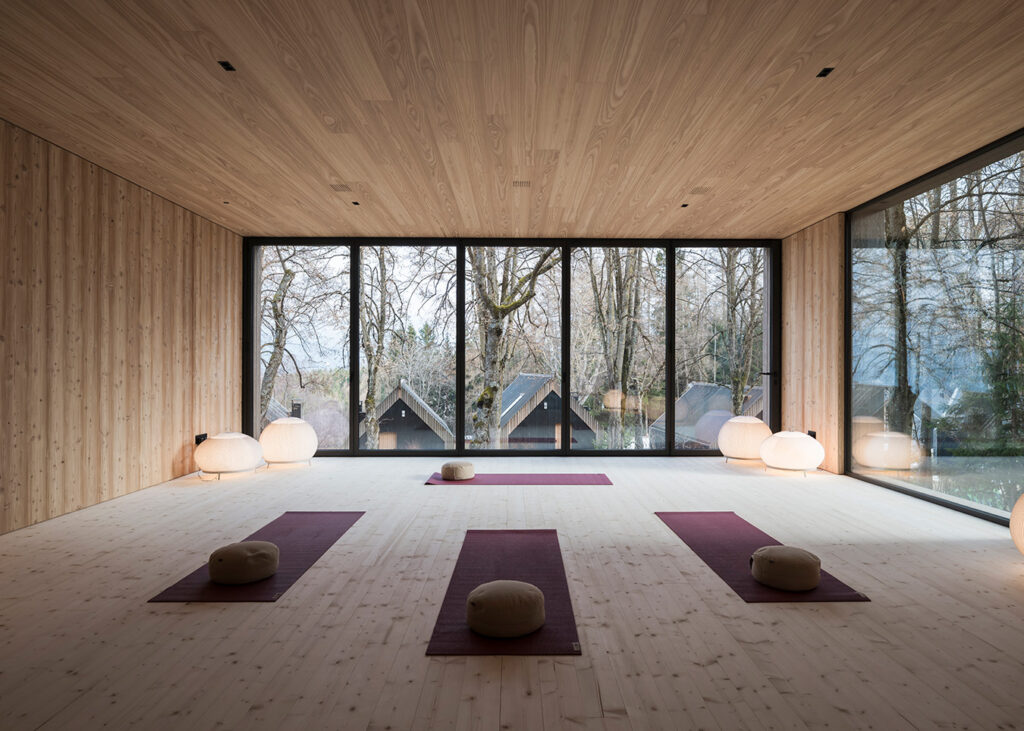 ritten-adler-pavillon-yoga-interieur-blog-lesvoyagesdapogee