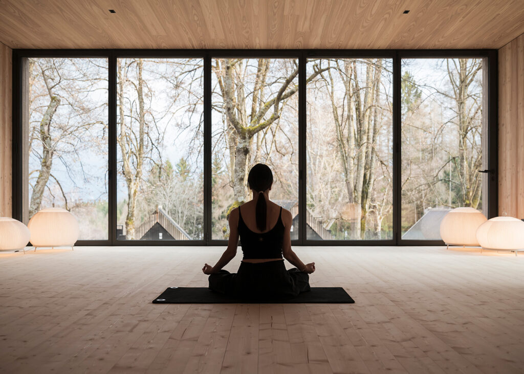 ritten-adler-pavillon-yogini-vue foret-blog-lesvoyagesdapogee