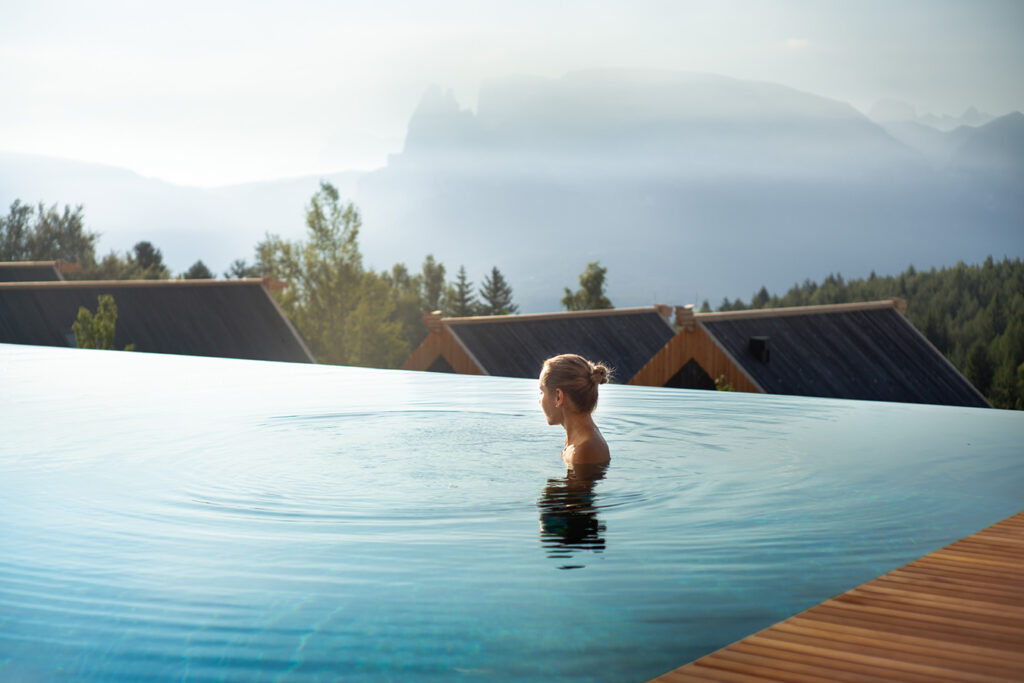 ritten-adler-resort-piscine-blog-lesvoyagesdapogee
